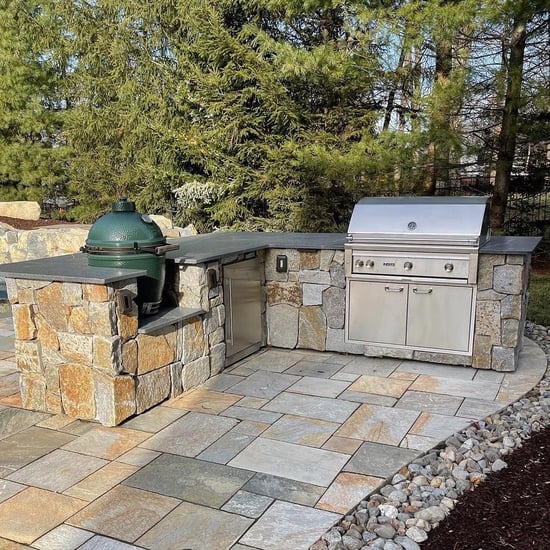 Backyard outdoor kitchen setup for residential house