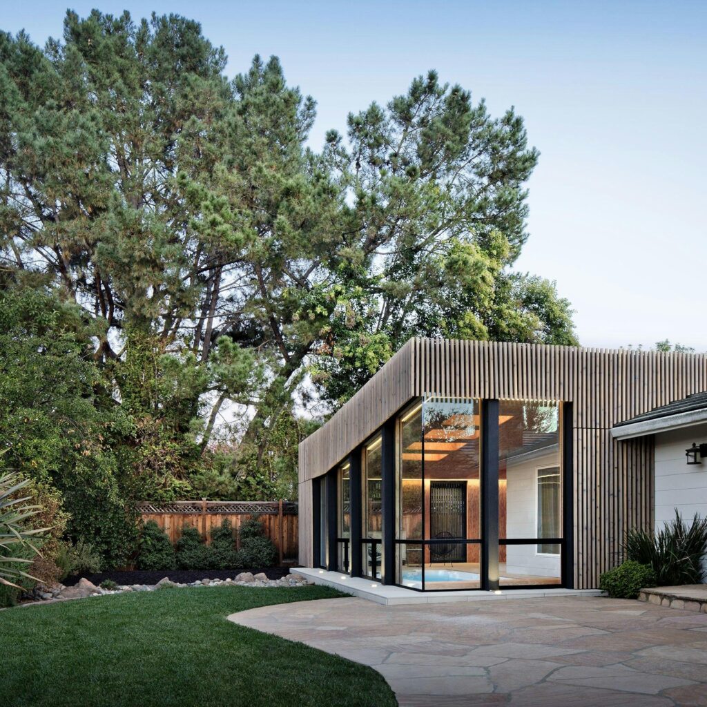 Contemporary house interior with neutral color theme